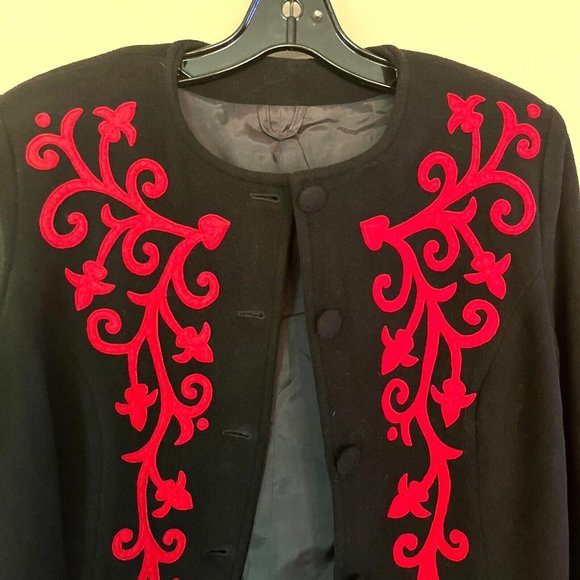 Jacket tailored Collarless Hip length Sz M Wool Blend Black with Red felt Floral - Picture 3 of 16